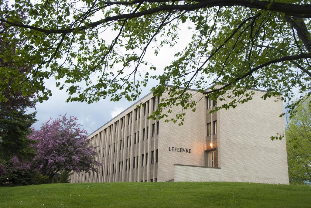 Universite De モンクトン エクステリア 写真